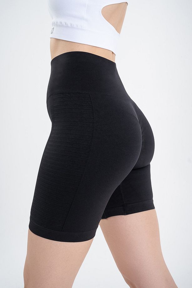 Push-up Detaylı Süper Esnek Düz Şort - 5