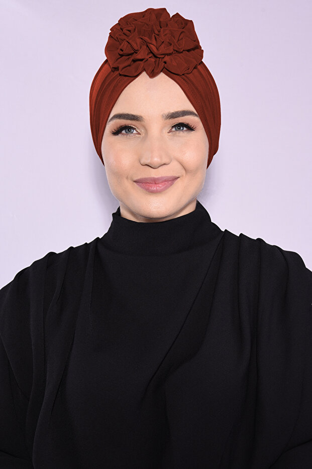 عظم مزدوج الجوانب مع وردة مجمعة