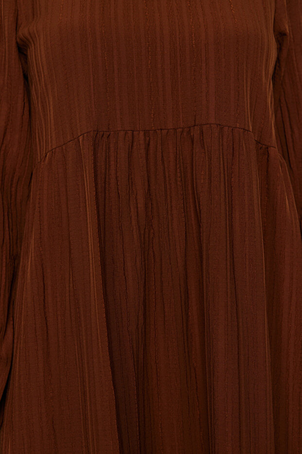 Hnědé tkané šaty s límečkem a stojáčkem TCTSS22EB00171 - 5