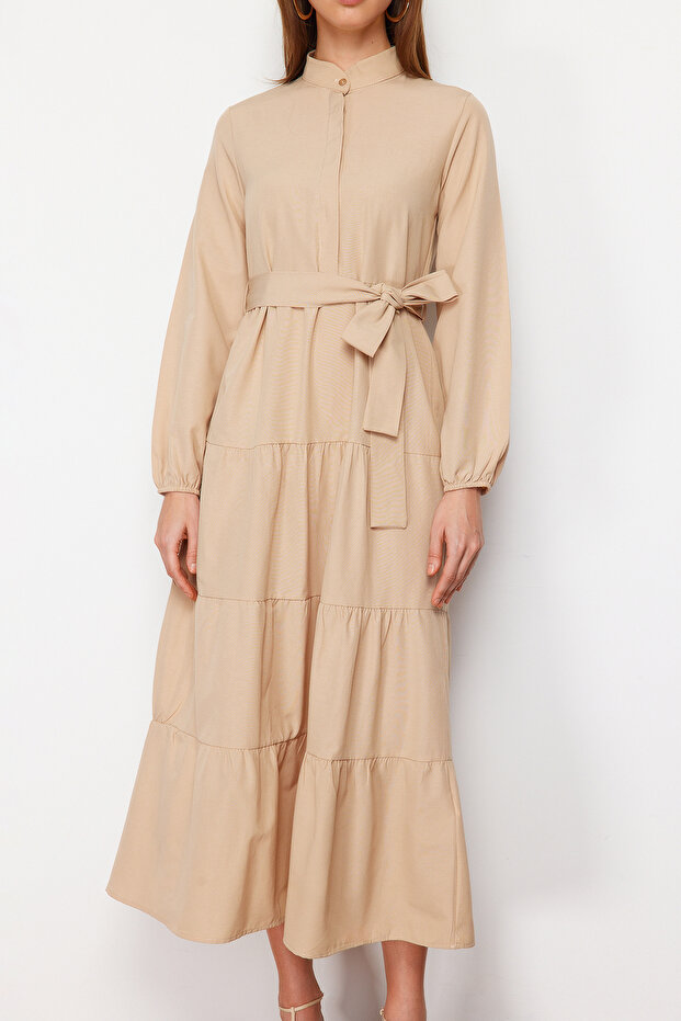 Gewebtes Kleid mit Schmucksteinen, Gürtel, Kragen und Knopfdetail TCTSS21EL3343 - 4