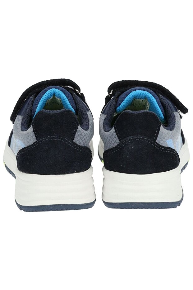adidași - 5