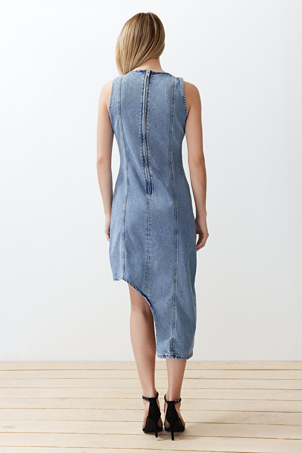 Açık Mavi Yırtmaçlı Asimetrik Midi Denim Elbise TWOSS24EL00645 - 6