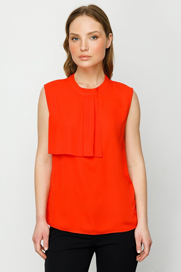 بلوزة مطوي الياقة - 1