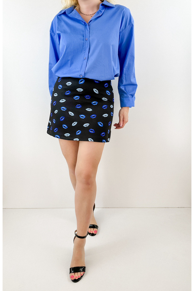 تنورة قصيرة سوداء منقوشة - 1