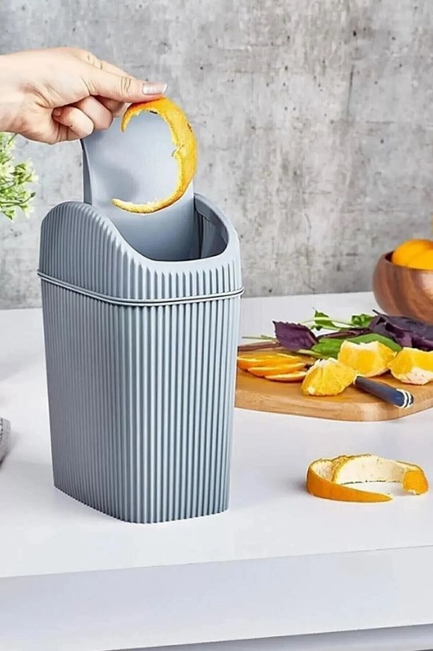 Mini Pratik Kapaklı Banyo Mutfak ve Ofis Tezgah Üstü Çöp Kutusu 2,5 Lt - 1