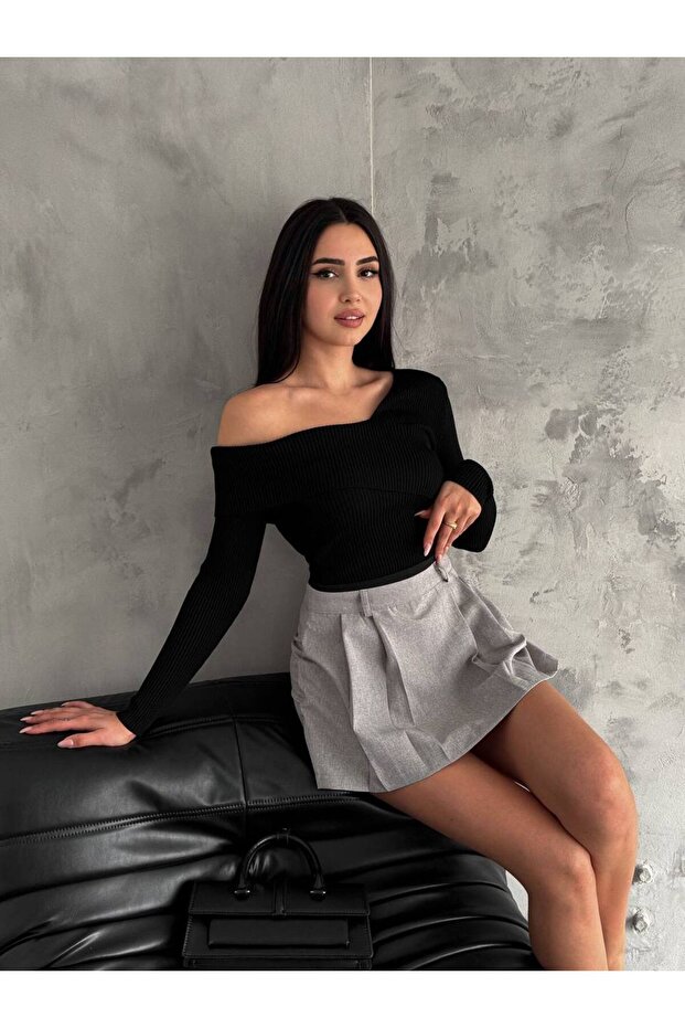 Corded Madonna Collar Knitwear Blouse