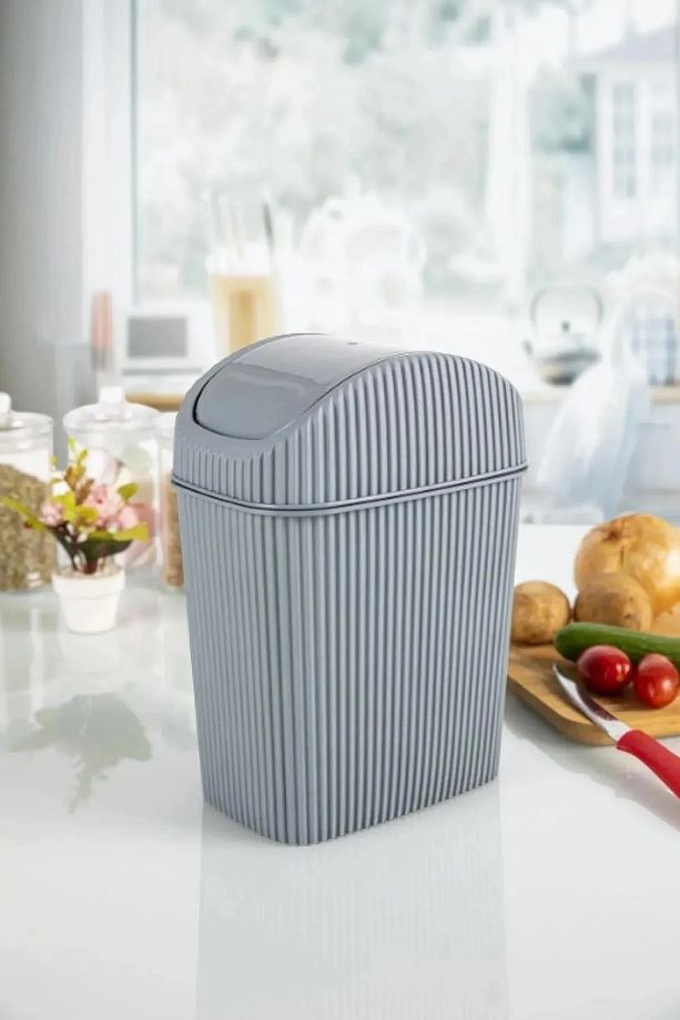 Mini Pratik Kapaklı Banyo Mutfak ve Ofis Tezgah Üstü Çöp Kutusu 2,5 Lt - 2
