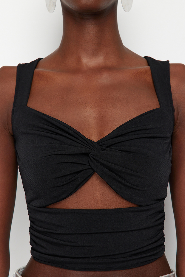Siyah Crop Pencere/Cut Out Detaylı Örme Bluz TPRSS24BZ00029 - 6