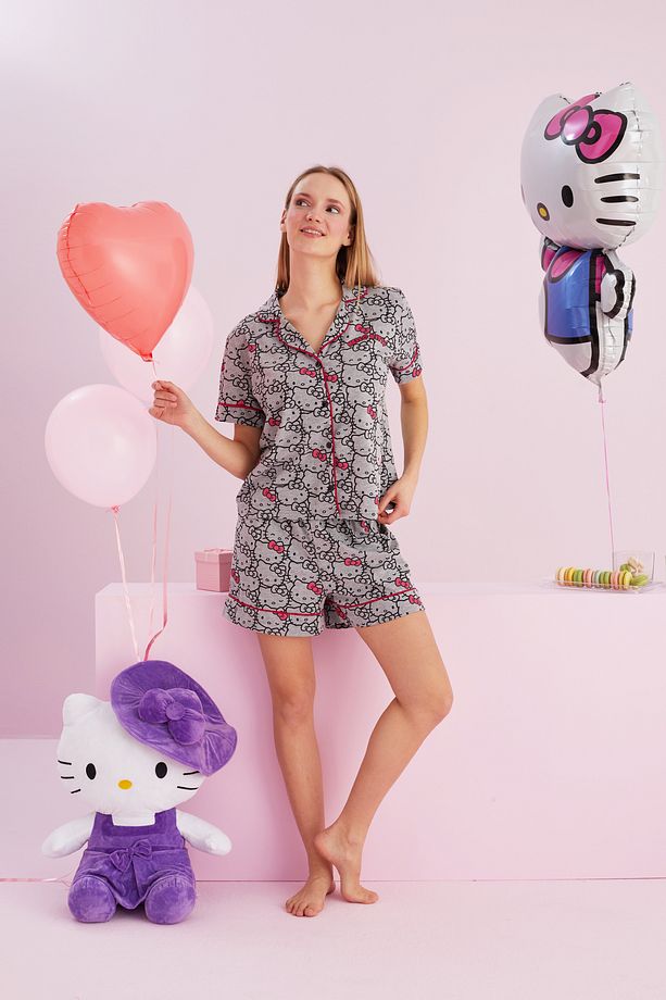 Hello Kitty Lisanslı %100 Pamuk Gri Çok Renkli Düğmeli Biyeli Şort Pijama Takım - 2