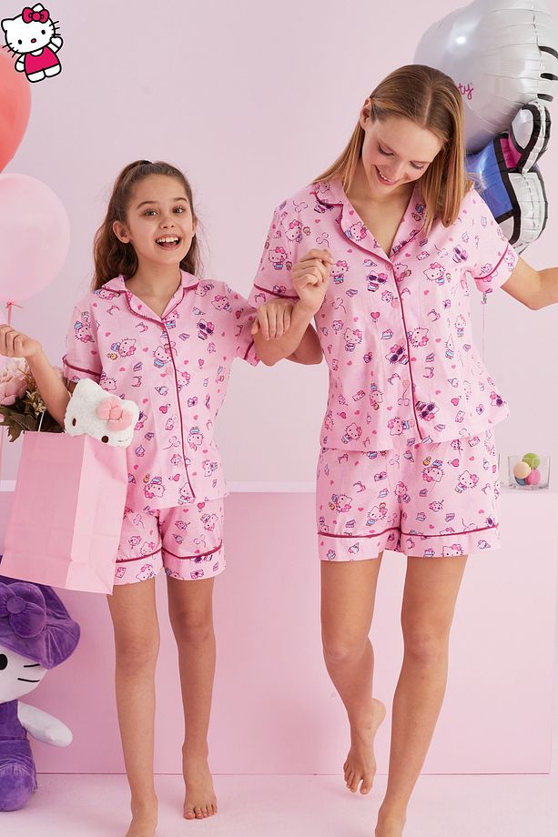 Hello Kitty Lisanslı %100 Pamuk Pembe Çok Renkli Düğmeli Biyeli Şort Pijama Takım - 1