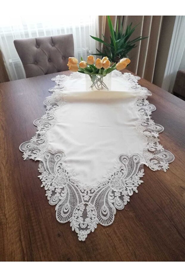 Fransız Dantelli Runner - 1