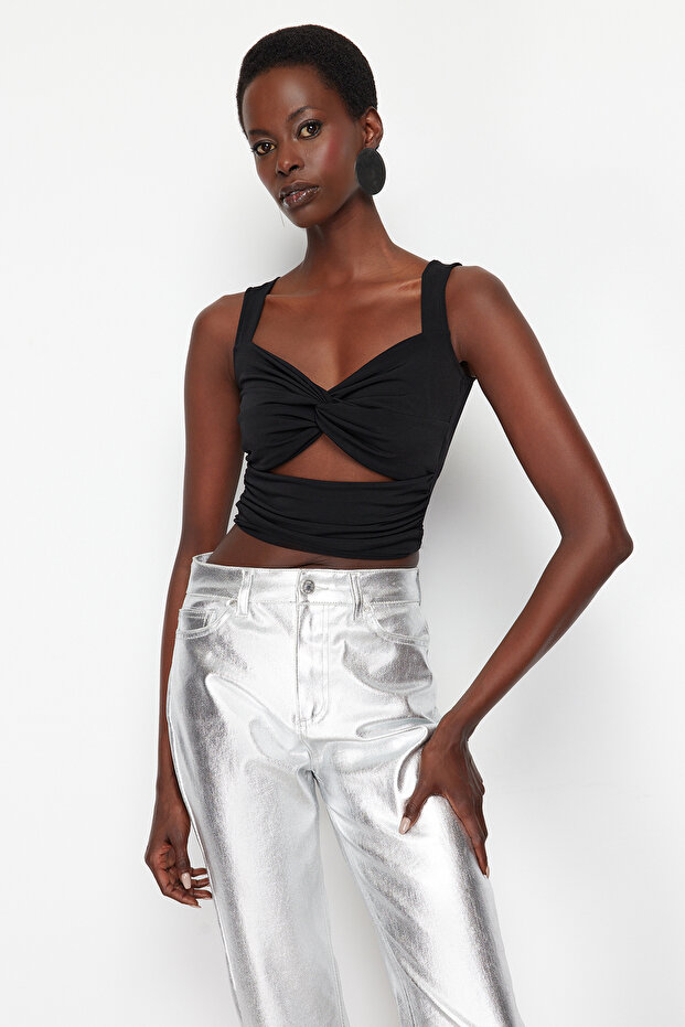 Siyah Crop Pencere/Cut Out Detaylı Örme Bluz TPRSS24BZ00029 - 4