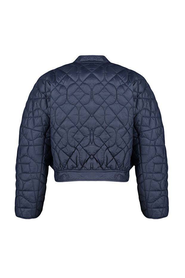 Oversize prošívaný kabát s geometrickým vzorem v námořnické modré - Twoss24Mo00000 - 8