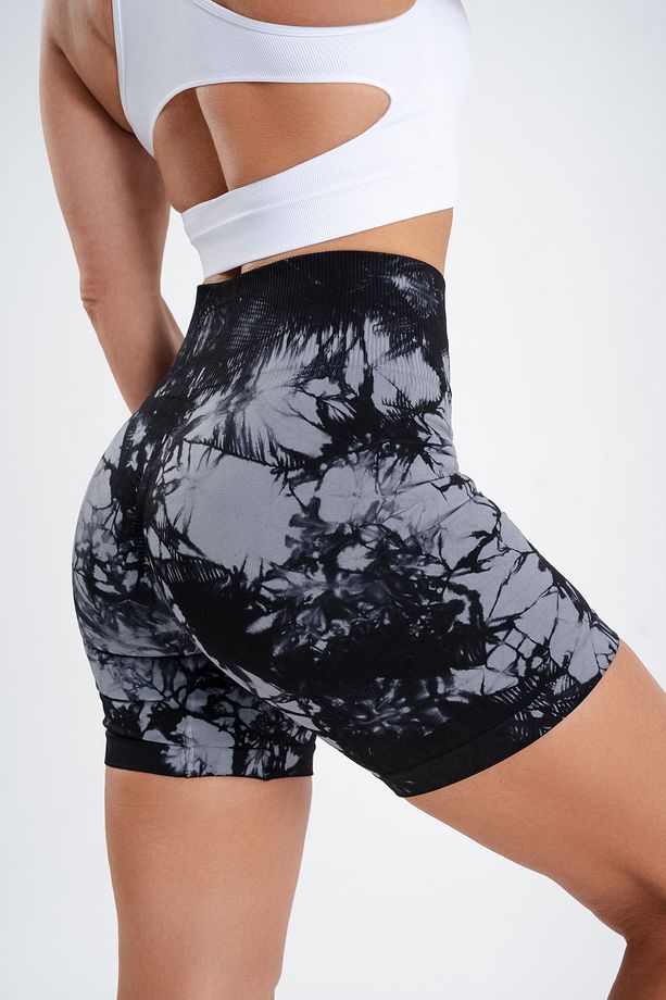 Push-up Detaylı Spor Batik Şort - 6