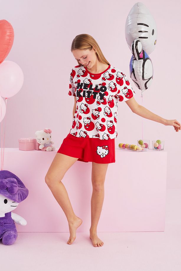 Hello Kitty Lisanslı %100 Pamuk Kırmızı Çok Renkli Bisklet Yaka Şort Pijama Takım - 2