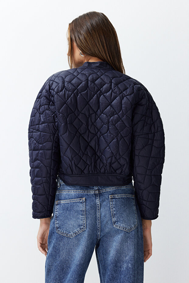 Oversize prošívaný kabát s geometrickým vzorem v námořnické modré - Twoss24Mo00000 - 6