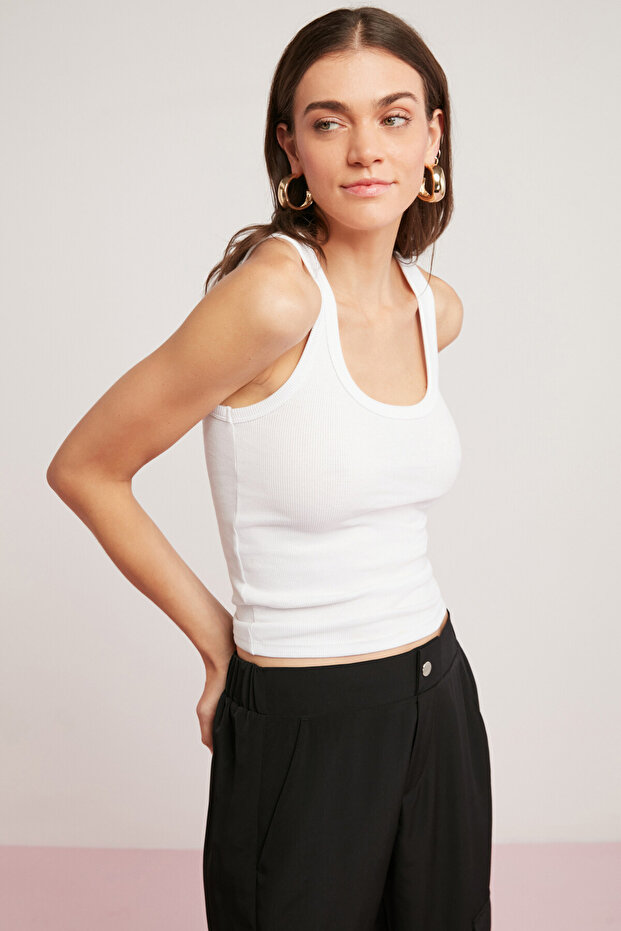 Lıllesol női bordás megjelenés vastag pántos alap fehér alsóing - 2