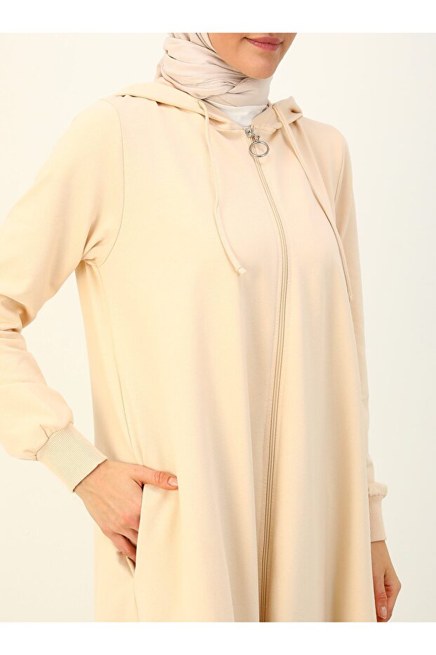 Kapucnis részletes cipzáras sport fedőlakk - világos kő - Benin - 3