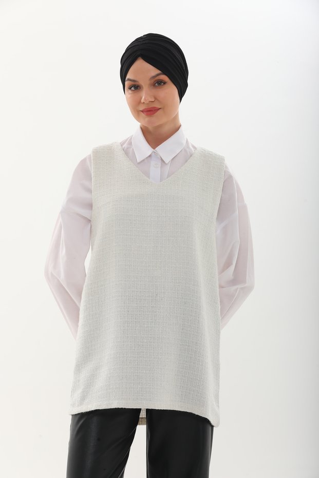 Cream Colored Women's Tweed Sweater