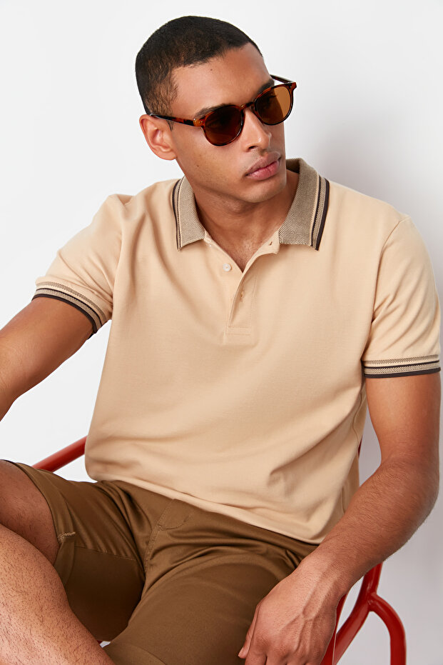 Beżowa koszulka polo z krótkim rękawem, wykonana w 100% z bawełny, dopasowana/wąska TMNSS22PO00014 - 3