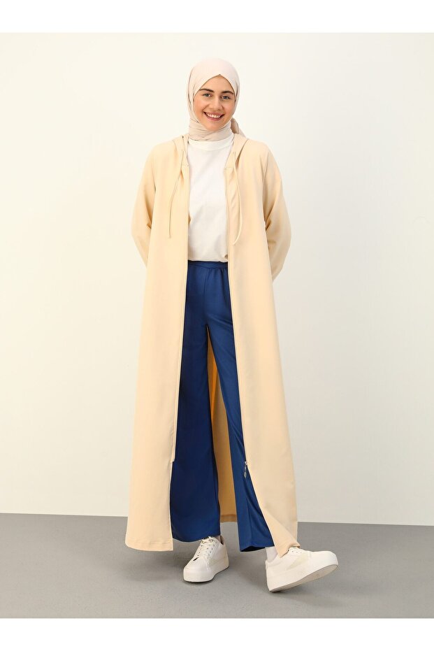 Kapucnis részletes cipzáras sport fedőlakk - világos kő - Benin - 1