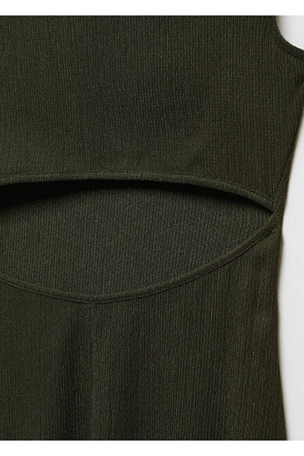 Yırtmaçlı dokulu elbise - 8