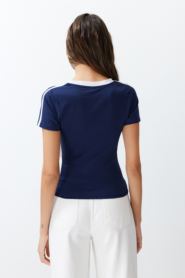 Lacivert Slogan Baskılı V Yaka Regular/Normal Kalıp Örme T-Shirt TWOSS24TS00162 - 6