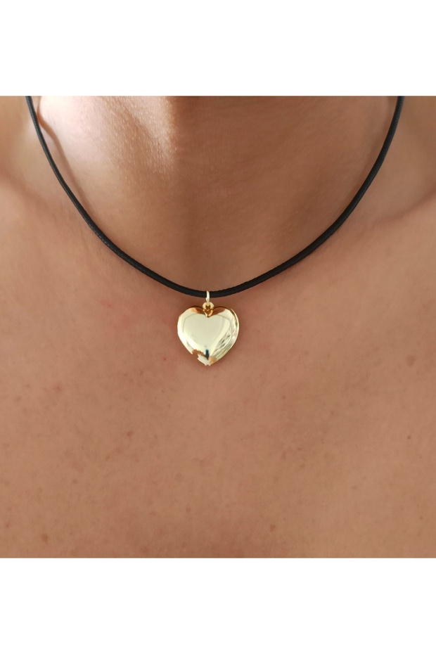 Heart necklace with leather string