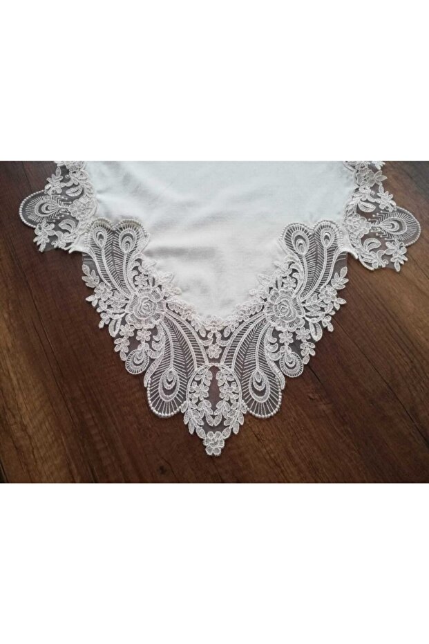 Fransız Dantelli Runner - 2