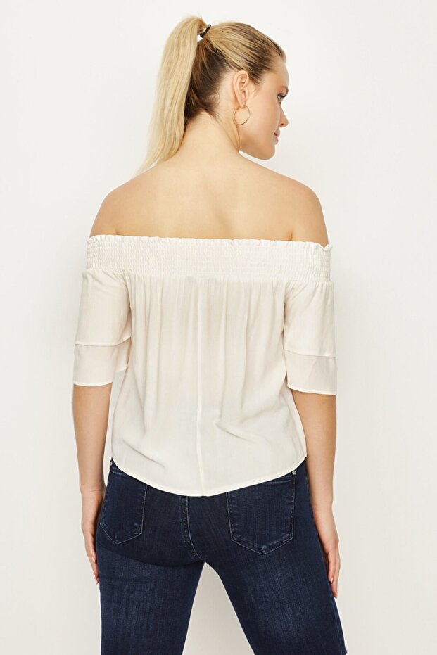 Kadın Krem Carmen Yaka Bluz - 4