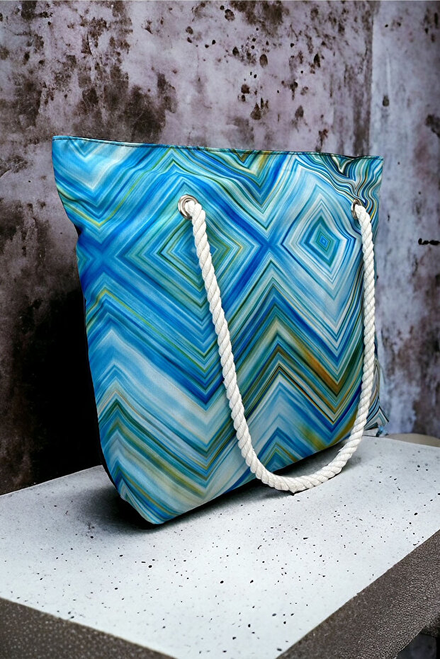 حقيبة شاطئ منقوشة باللون الأخضر - 2