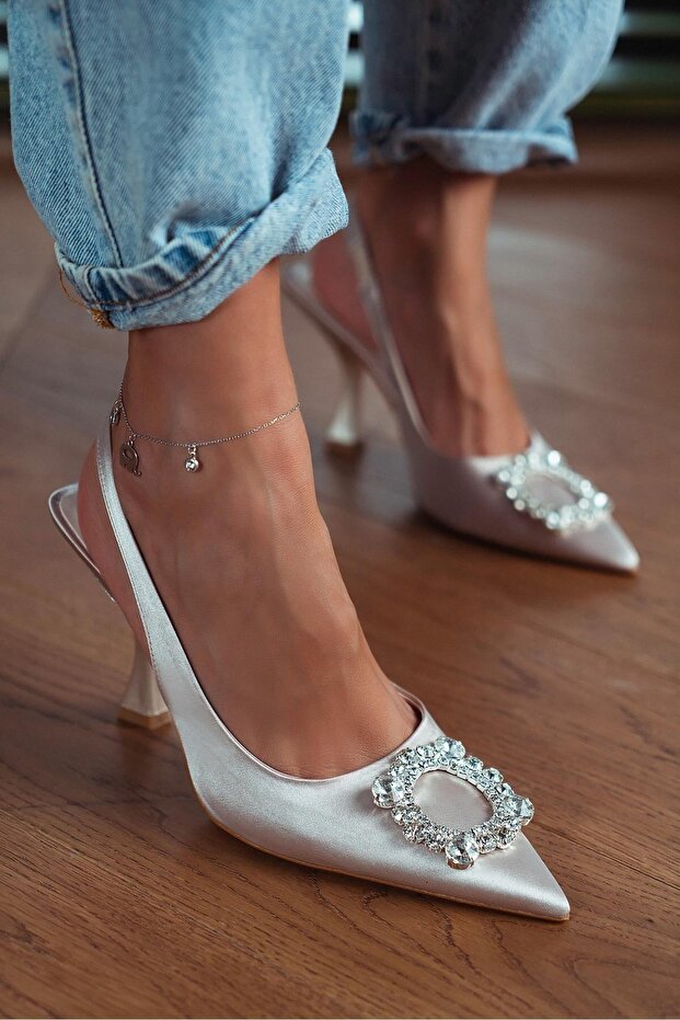 Amara bézs szatén kő részletes női sarkú cipő - 4