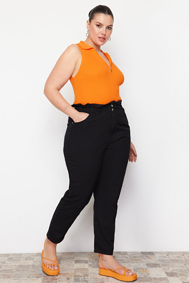 Siyah Yüksek Bel Beli Lastikli %100 Pamuk Büyük Beden Mom Jeans TBBAW23JE00002 - 4