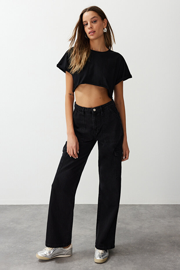 Black Cargo Pocket High Waist Wide Leg Jeans TWOAW22JE0393