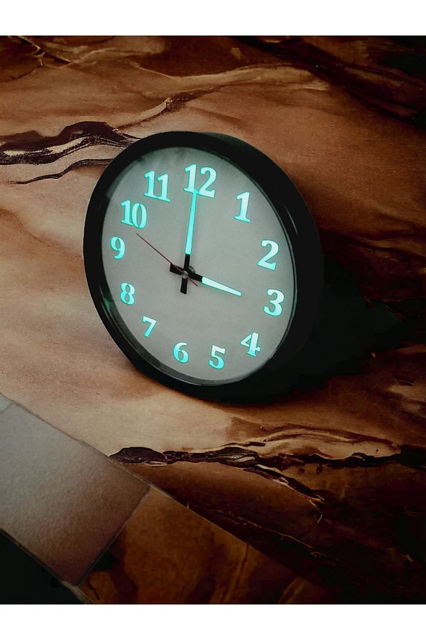 Fosforlu Gece Karanlıkta 5 Saat Parlayan Duvar Saati Plastik Çap 28 cm V2 - 8