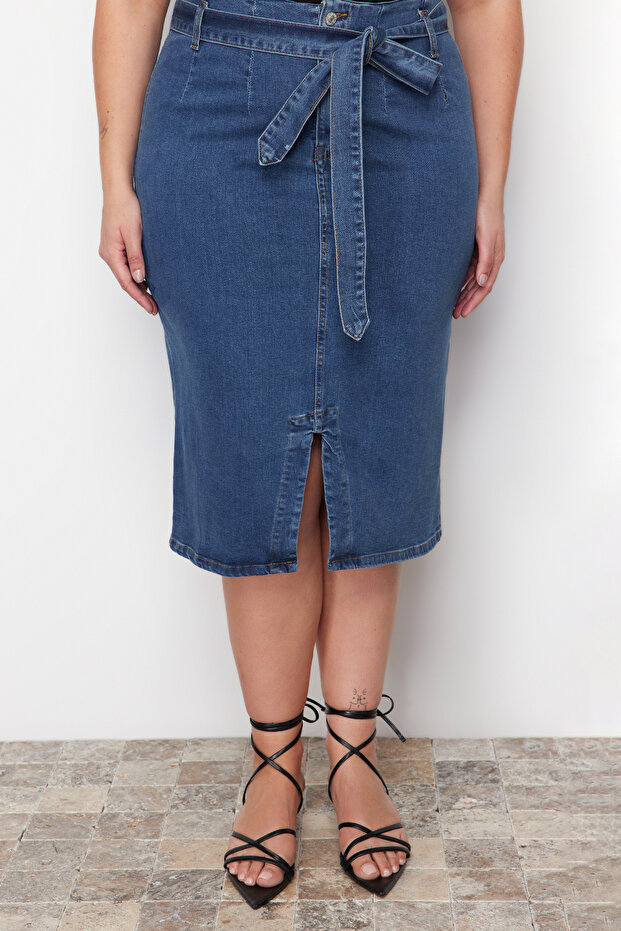 Açık Mavi Kuşaklı Yüksek Bel Yırtmaçlı Denim Etek TBBSS23AZ00017 - 4