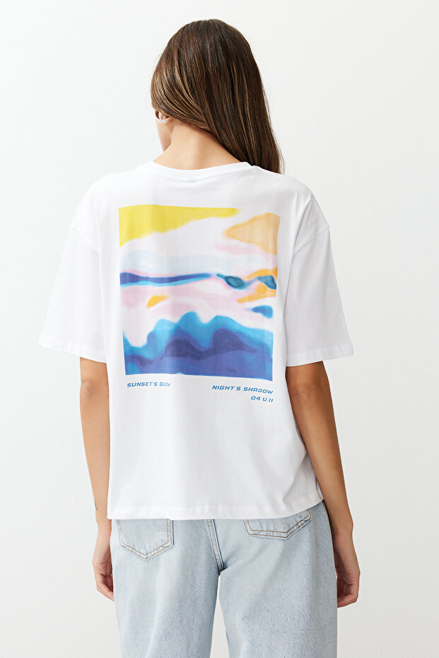 Beyaz %100 Pamuk Baskılı Relaxed/Rahat Kalıp Örme T-Shirt TWOSS24TS00172 - 10