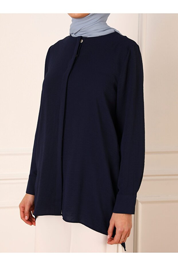 تونيك Aerobin بأزرار مخفية وطويلة من الخلف - أزرق داكن - Refka - 4