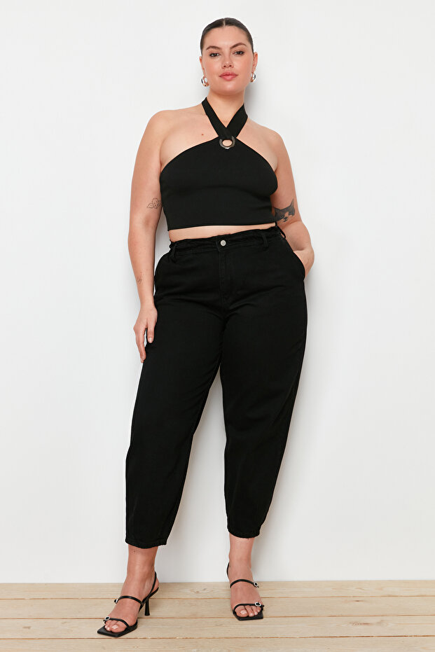 Siyah Yüksek Bel Paça Detaylı %100 Pamuk Cepli Mom Fit Büyük Beden Jeans TBBAW23CJ00007 - 1