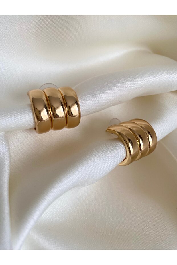 3 String Curved Hoop Earrings - 1
