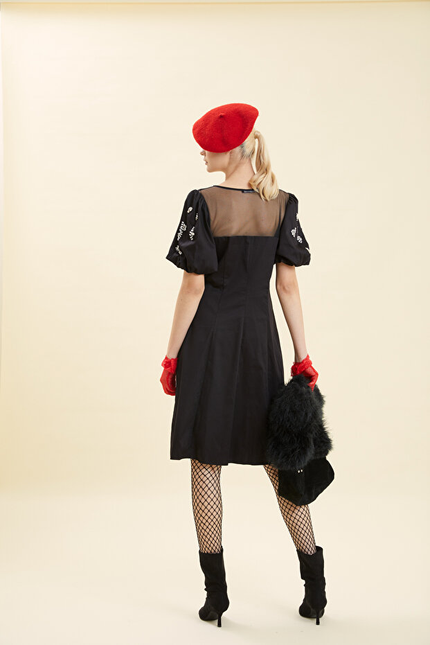 KOLLARI TAŞ İŞLEMELİ ELBİSE - 3