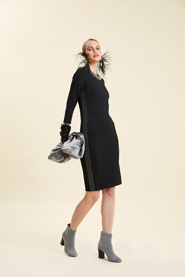 İşlemeli Elbise - 1