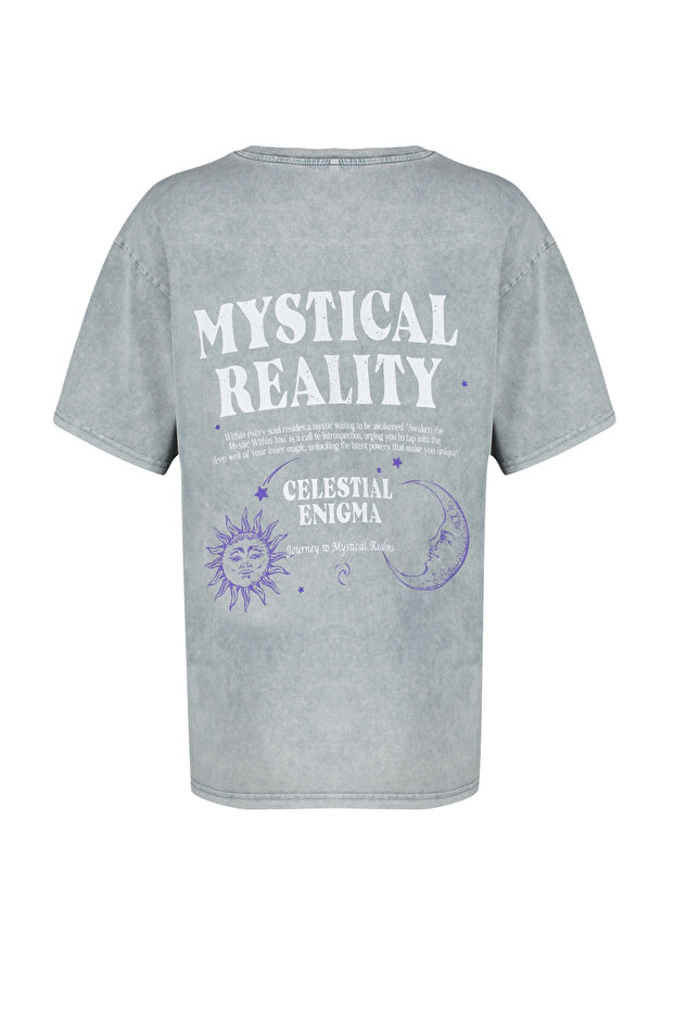 Açık Gri Kalın Pamuklu Slogan Baskılı Yıkamalı Oversize Kalıp Örme T-Shirt TWOSS24TS00200 - 8