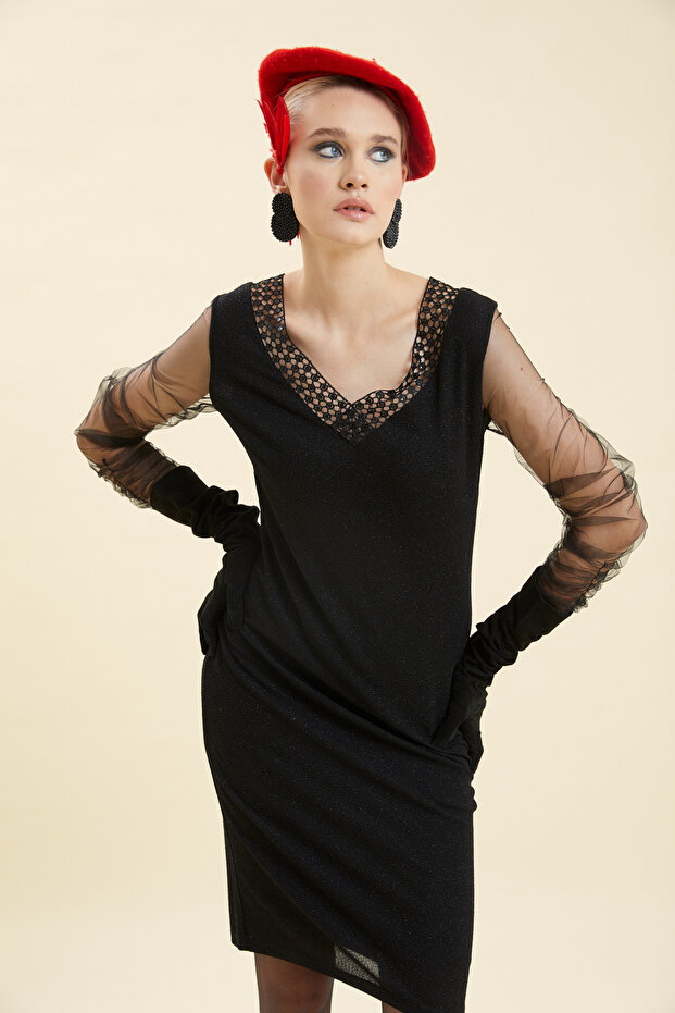 V Yakalı Elbise - 4