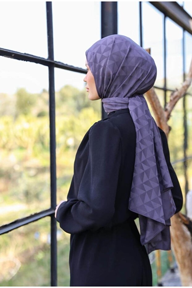 شال جاكار حريري بنمط مثلث - 1