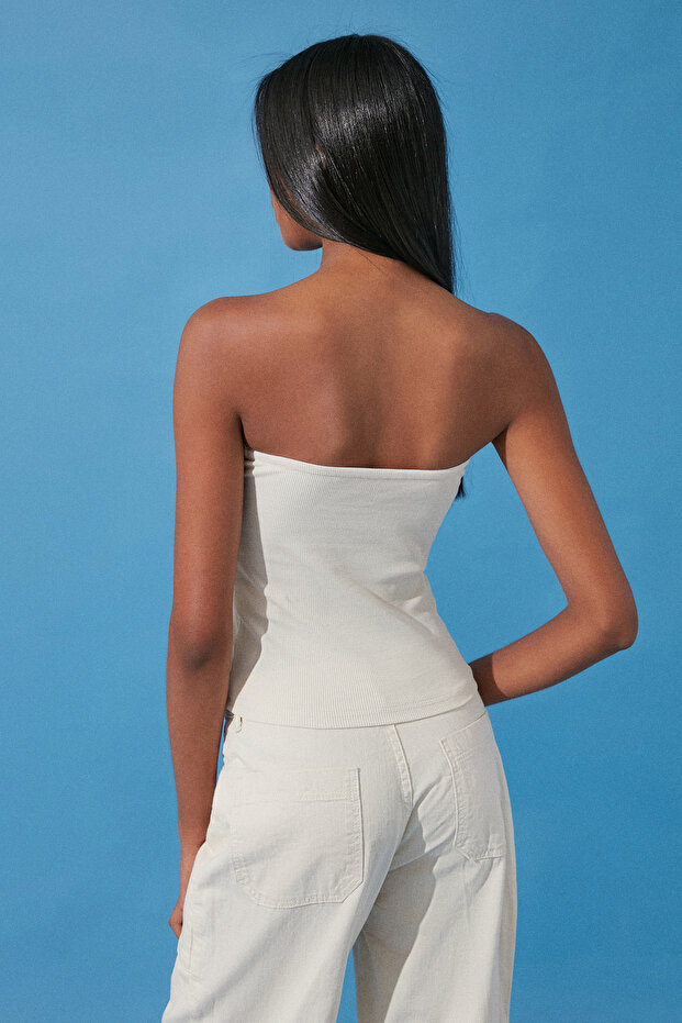 Taş Fitilli Straplez Yaka Dokuma Garnili Vücuda Oturan Pamuklu Esnek Crop Örme Bluz TWOSS24BZ00361 - 6