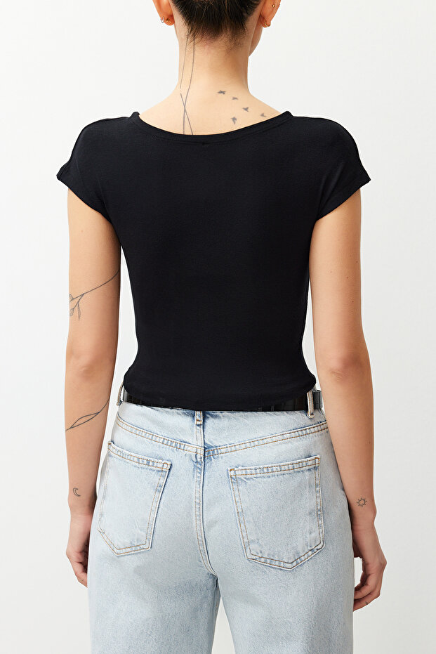 Siyah Crop Fitted Örme T-Shirt TEDSS24TS00017 - 4