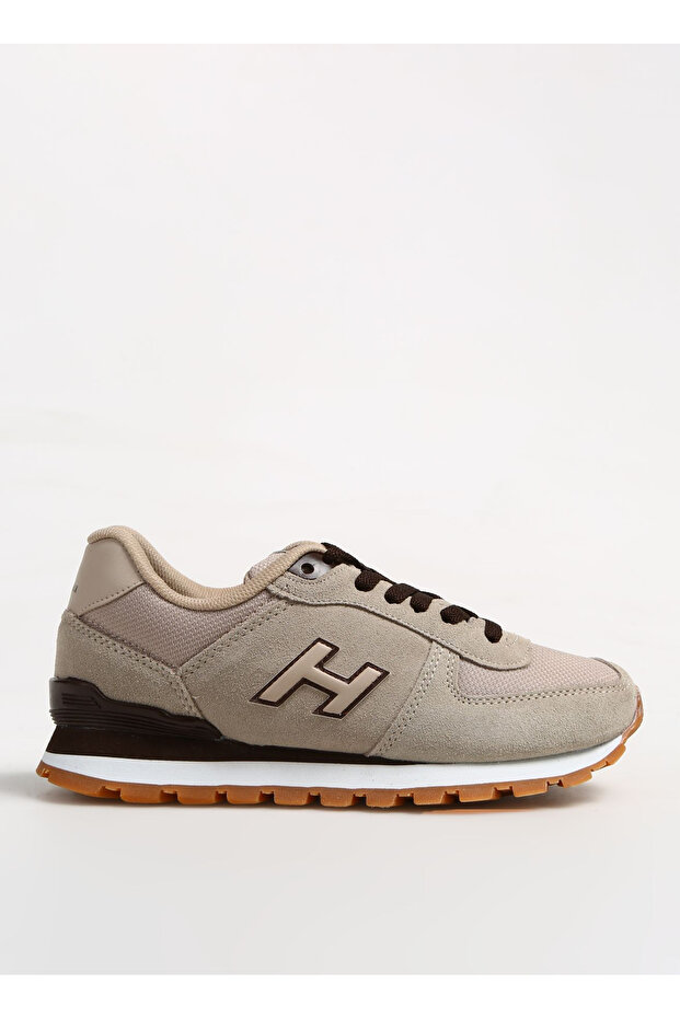 حذاء رياضي نسائي باللون البيج من PERU G SHOES
