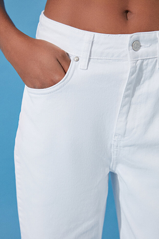 Beyaz Yırtıklı Yüksek Bel Wide Leg Jeans TWOSS24JE00167 - 5