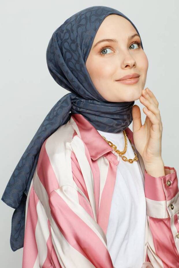 Valor Bloom Pattern Shawl Pebble - 1